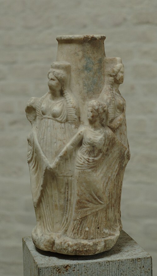 Hékatéion - Statuette de l'Attique à l'effigie d'Hécate avec ses trois corps, IIIe siècle av JC.